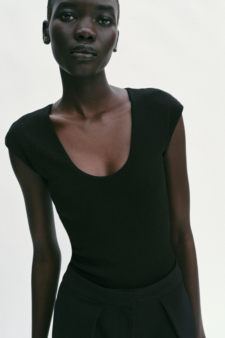 Боди с круглым вырезом