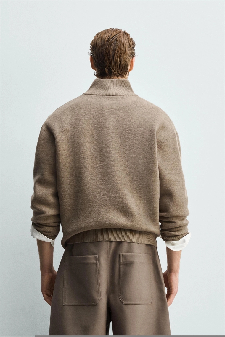 Свитер с четвертью молнии