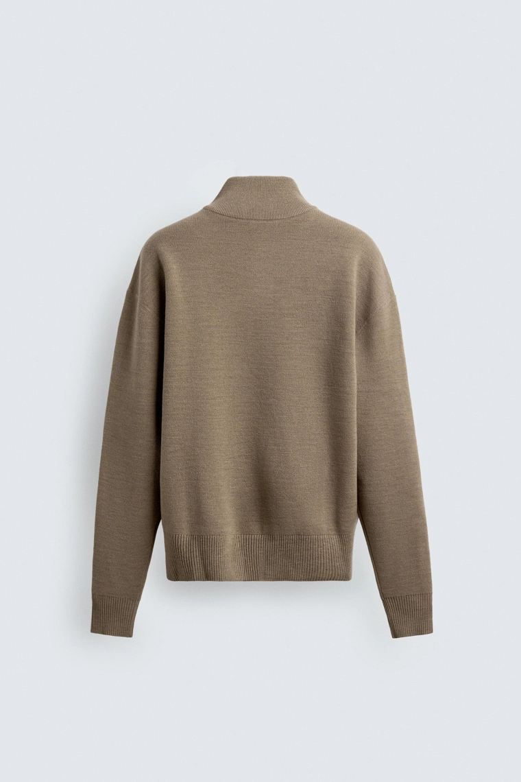 Свитер с четвертью молнии