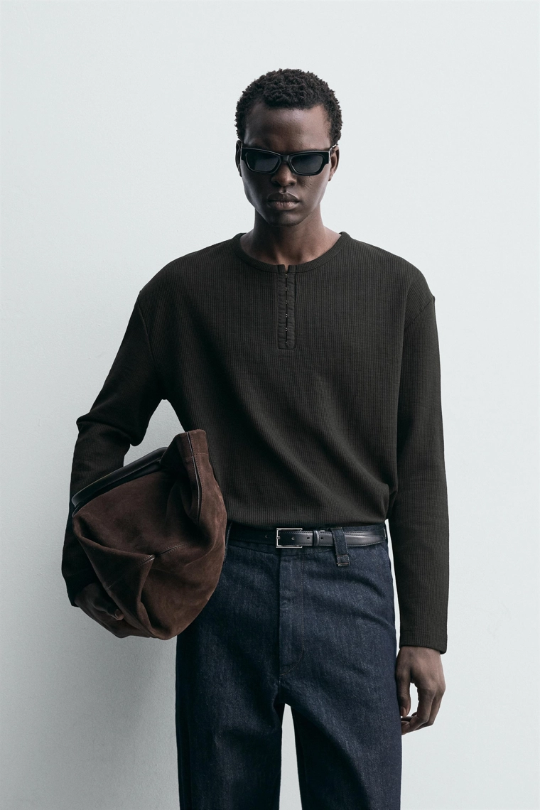 Футболка с воротником henley из ребристого трикотажа