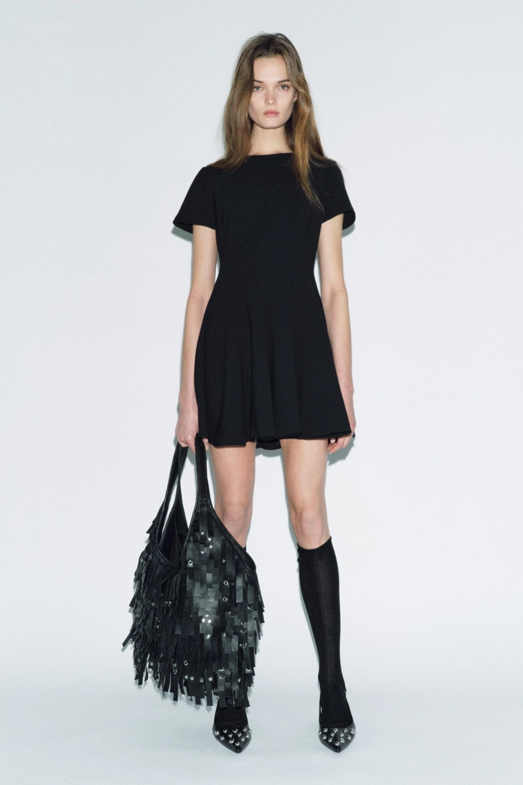 Короткое платье с расширяющимся подолом коллекции zara woman
