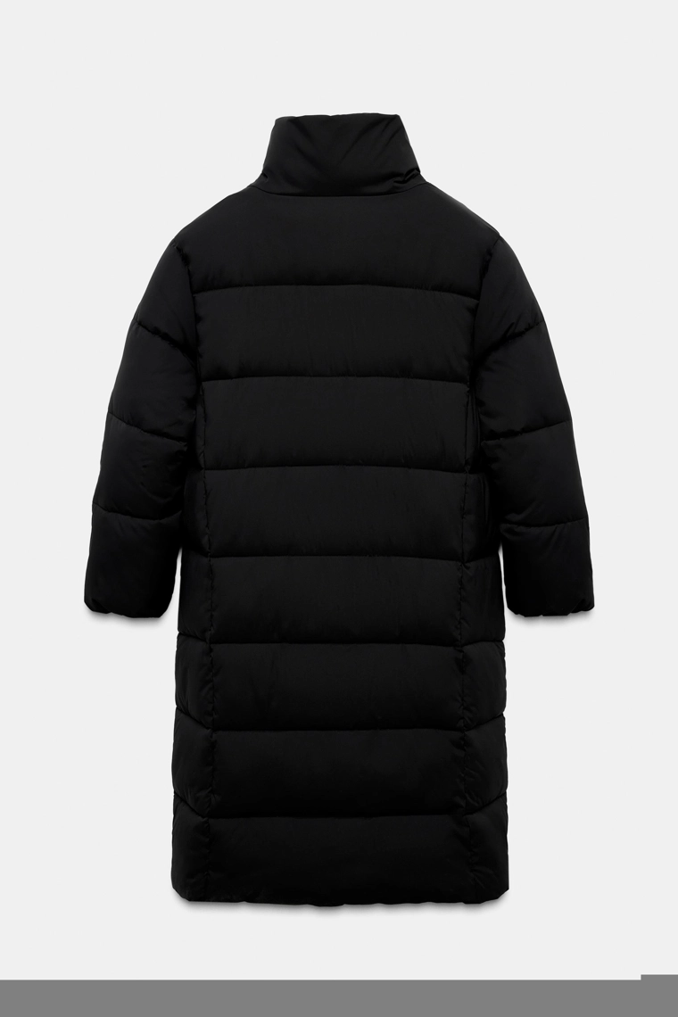 Длинный анорак, отталкивающий воду и защищающий от ветра, с завязкой вокруг шеи