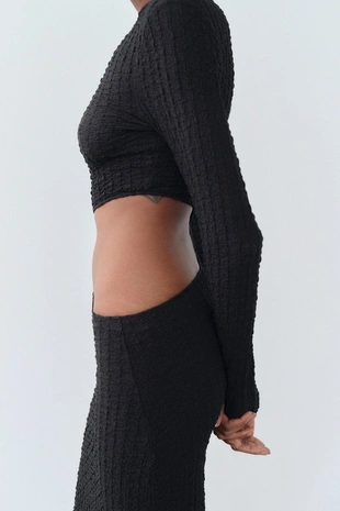 Платье из рельефной ткани с вырезом- Заказать в России