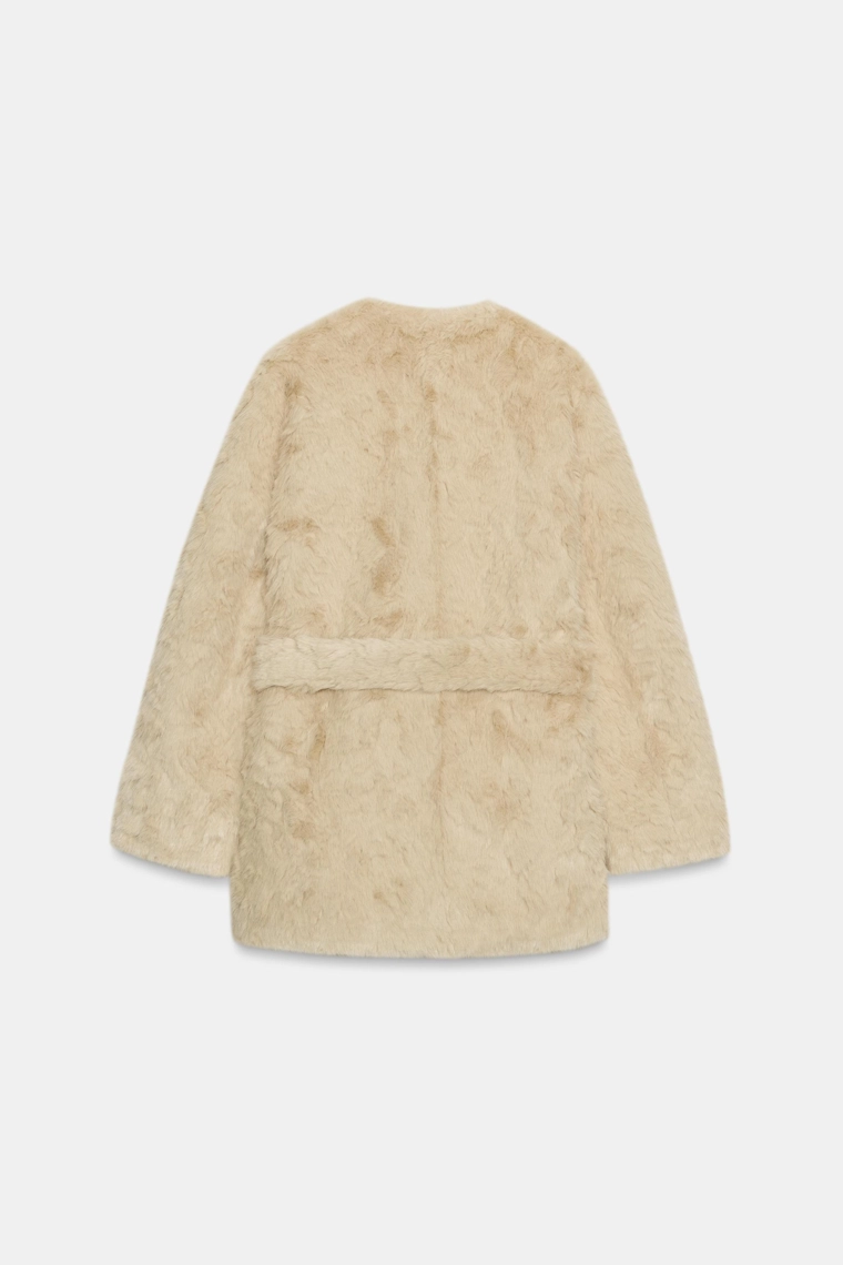 Полиуретановый пуховик с поясом из меха