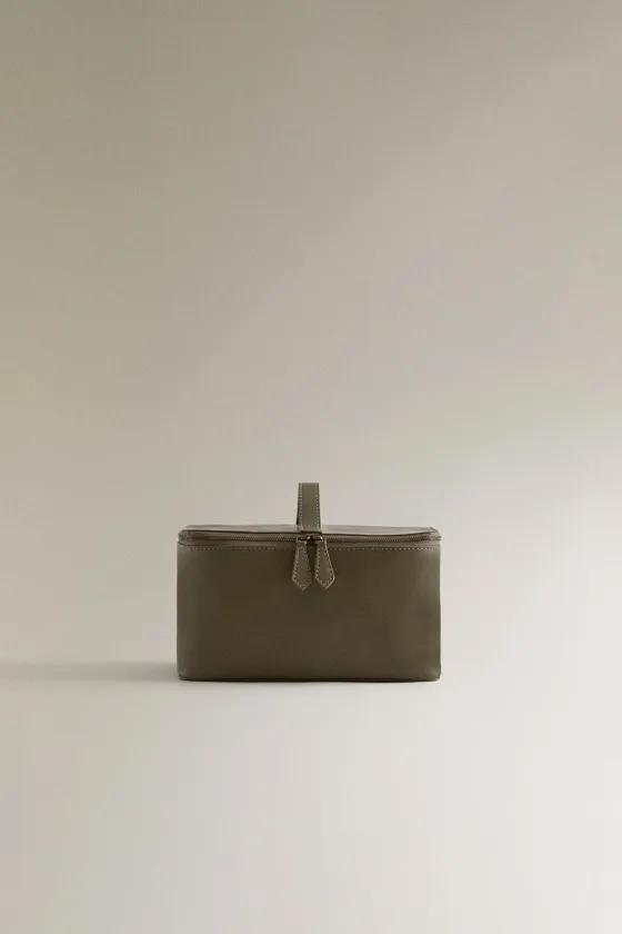 Большая кожаная косметичка zara