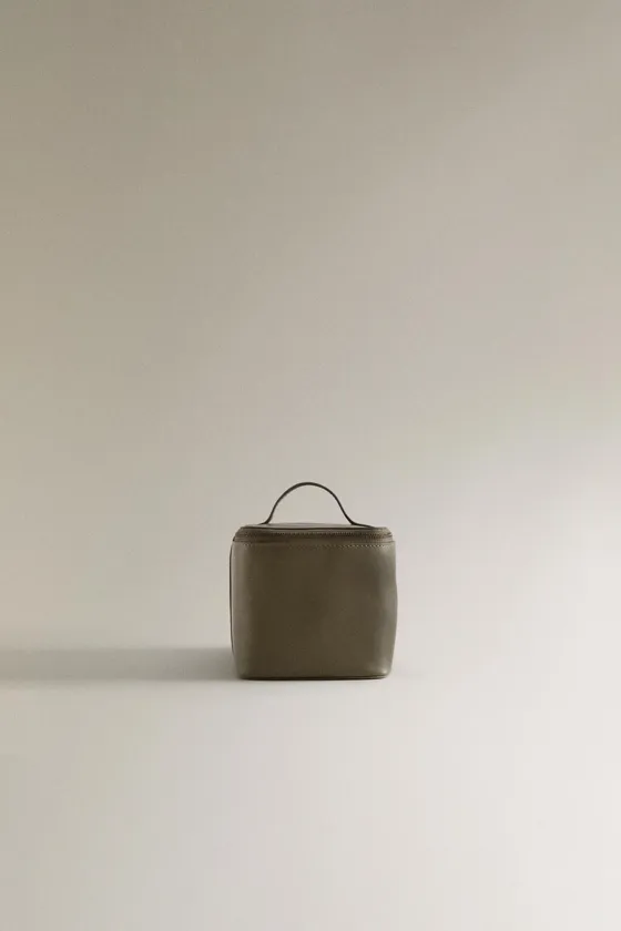 Большая кожаная косметичка zara