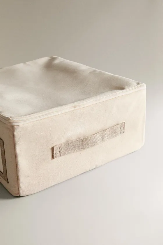 Маленькая органайзерная коробка для гардероба