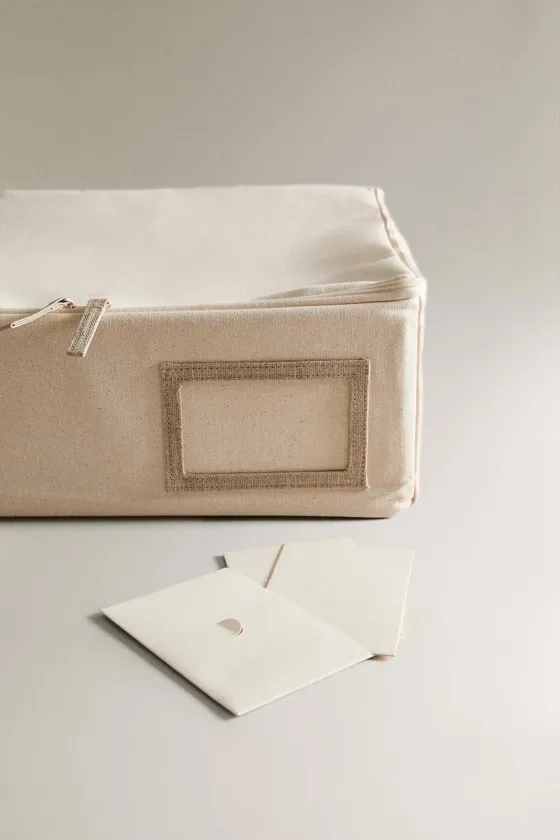 Маленькая органайзерная коробка для гардероба