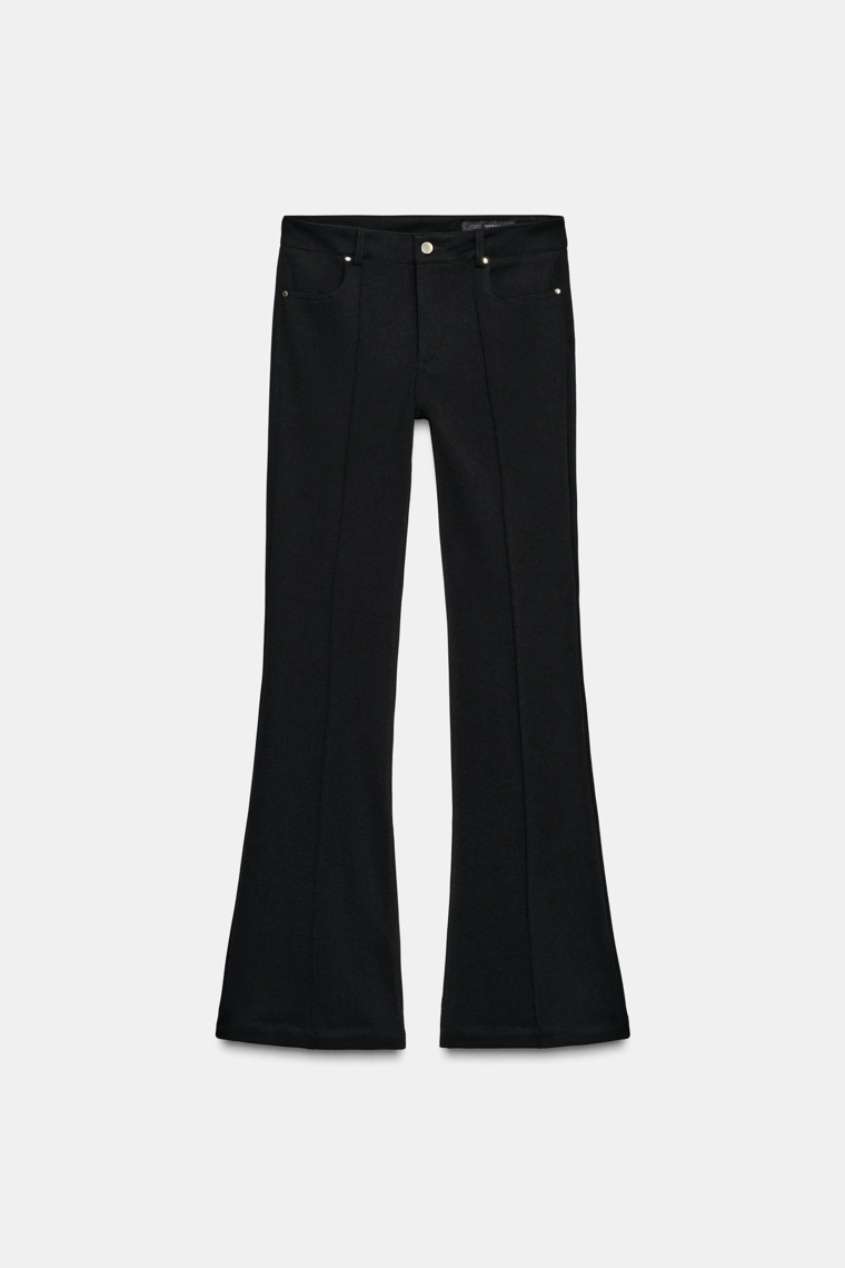 Брюки с завышенной талией и расклешенным штаниной