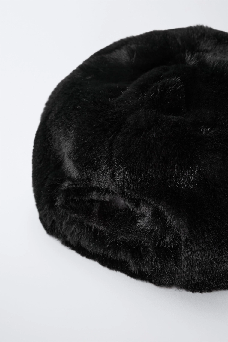 Шапка из искусственного меха