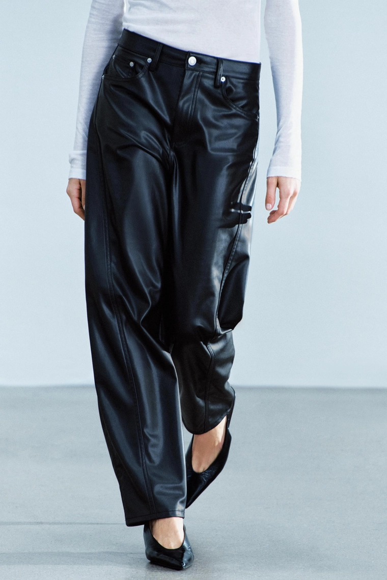 Брюки с эффектом кожи cropped relaxed fit из коллекции zw