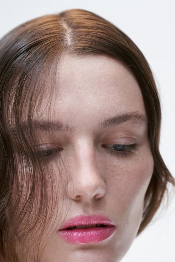 Блеск для губ zara glossy twist lip enhancer