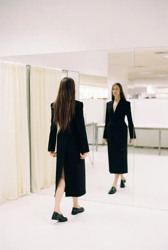 ДЛИННОЕ ПРИТАЛЕННОЕ ПАЛЬТО — коллекция Zara «ZW»