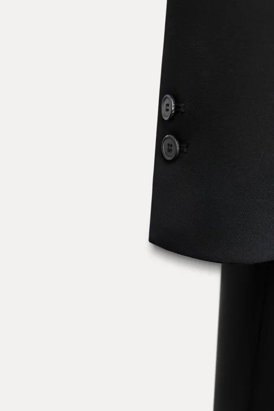 ДЛИННОЕ ПРИТАЛЕННОЕ ПАЛЬТО — коллекция Zara «ZW»