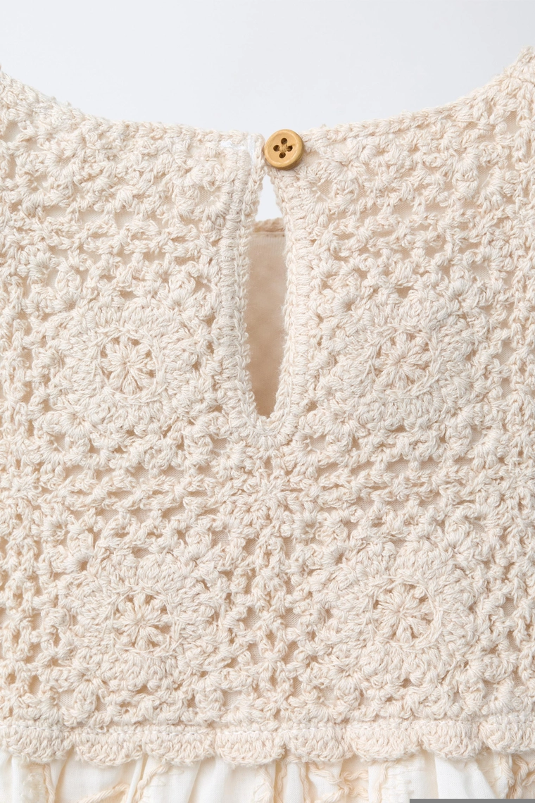 Платье из комбинированного вязаного кружева