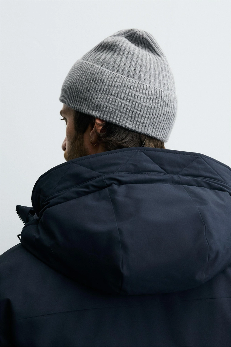 Шерстяная вязаная шапка из смесовой пряжи